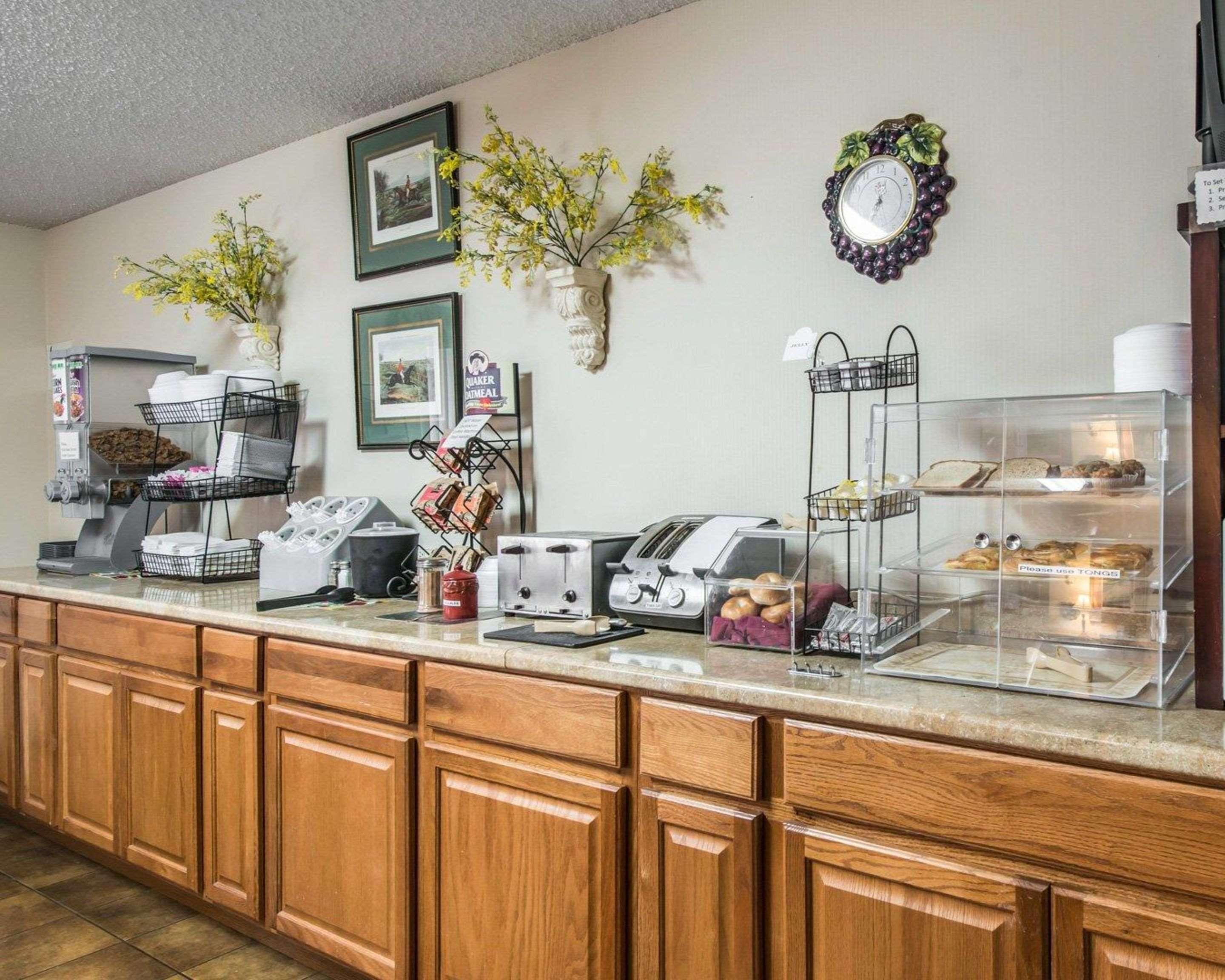 Quality Inn & Suites Manitou Springs At Pikes Peak Ngoại thất bức ảnh